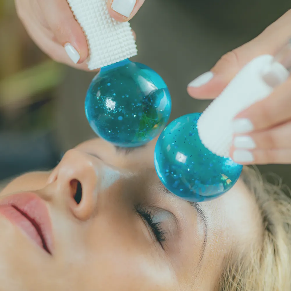 Trattamento viso con ice globes